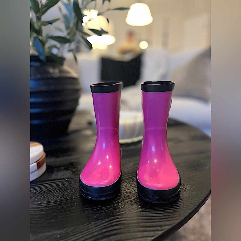 KIDS STONZ RUBBER BOOTS - BASICALLY NEW, WORN ONCE